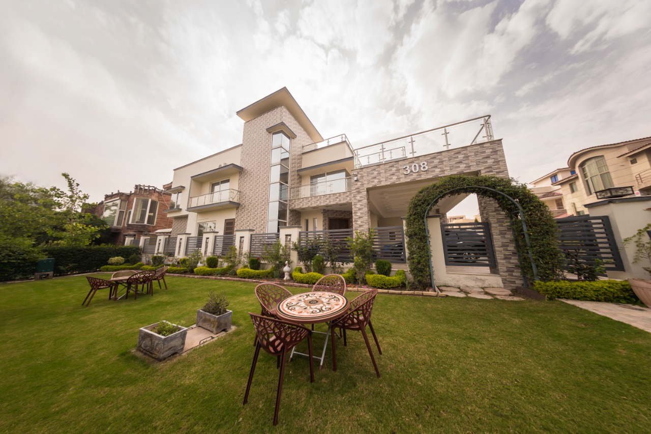 Canadian Inn hotel accommodation in E-11 Islamabad